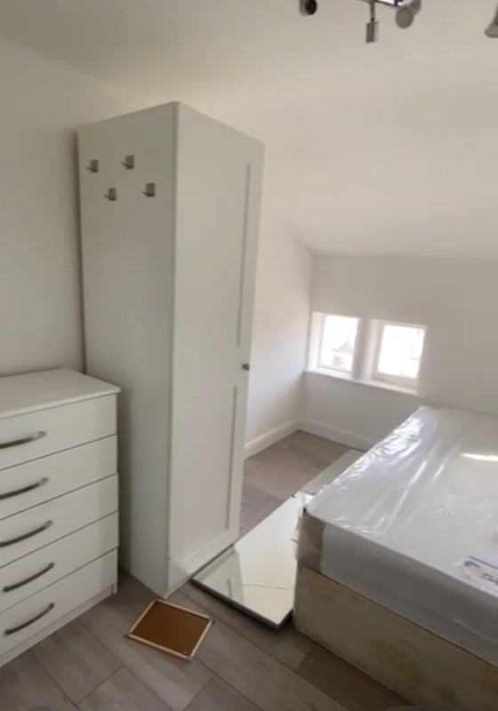 Room Croydon Road in Greater London
