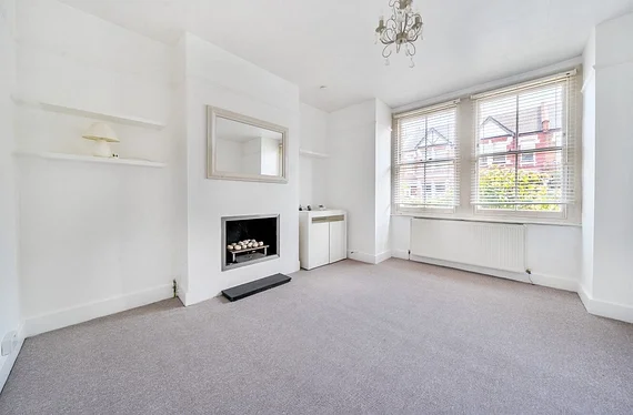 Flat Bayham Road in Greater London