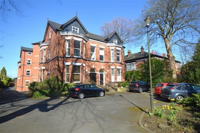 Flat Cliff Grove in Stockport