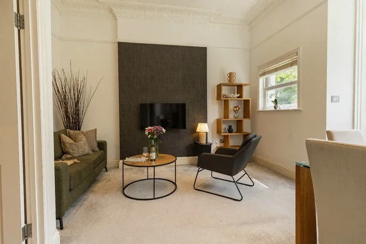 Flat The Barons in Greater London