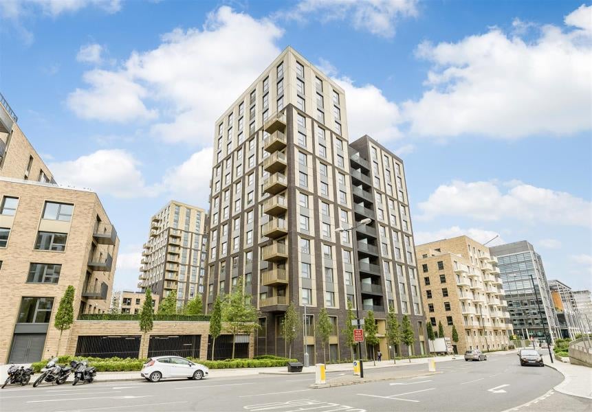 Flat Engineers Way in Greater London