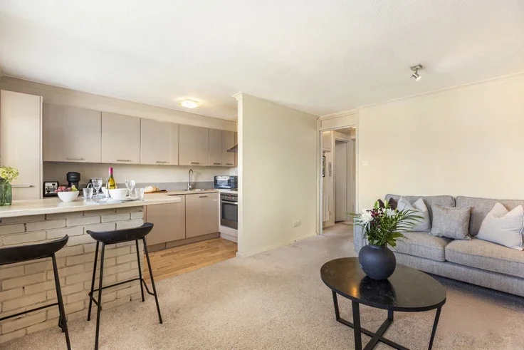 Flat Arragon Road in Greater London