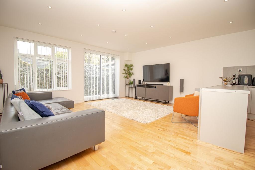 Flat Bridle Road in Greater London