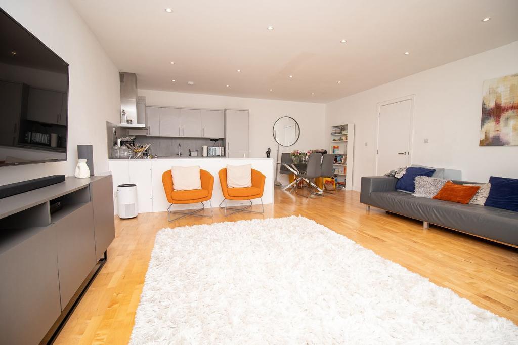 Flat Bridle Road in Greater London