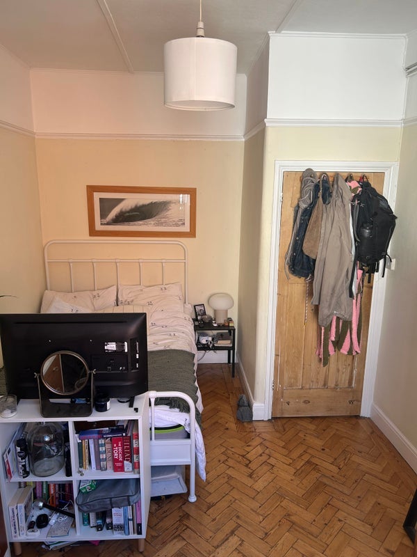 Room Cheltenham Road in Bristol