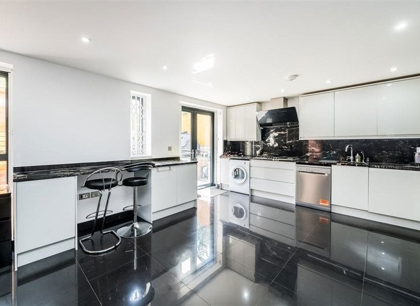House Mowbray Road in Greater London