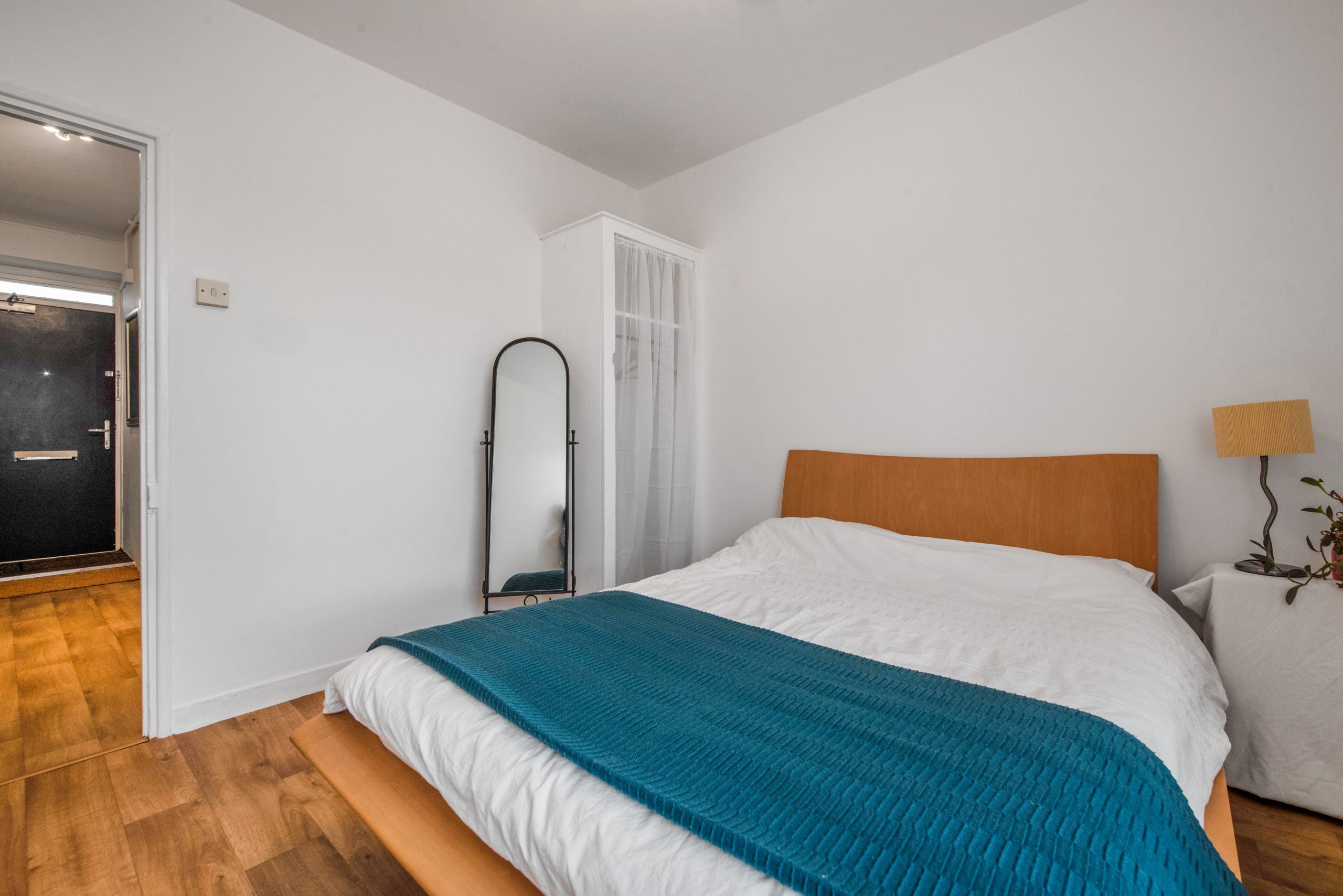 Flat Potier Street in Greater London