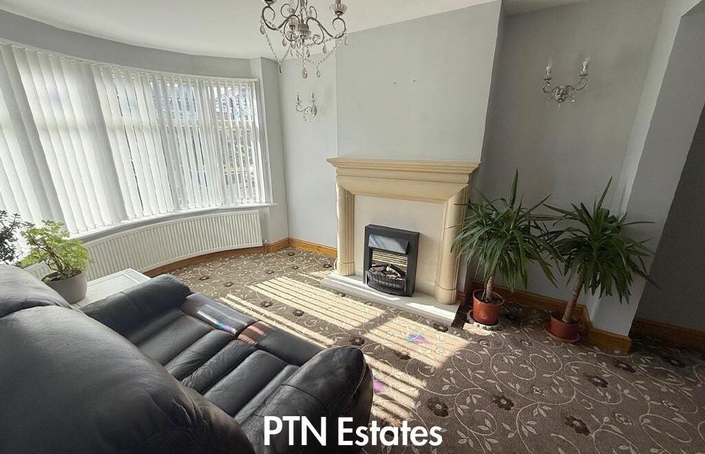 House Hilderic Crescent in Brierley Hill