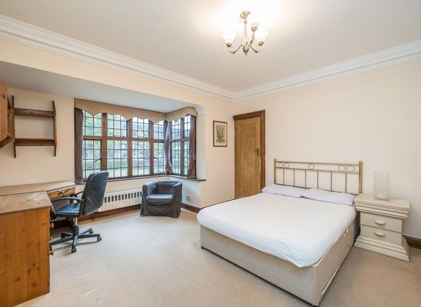 Flat Monks Drive in Greater London