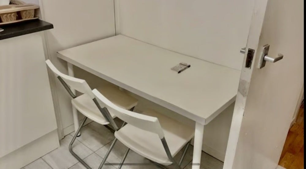 Room Heenan Close in Greater London