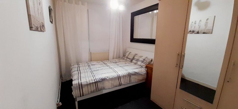 Room Bliss Crescent in Greater London