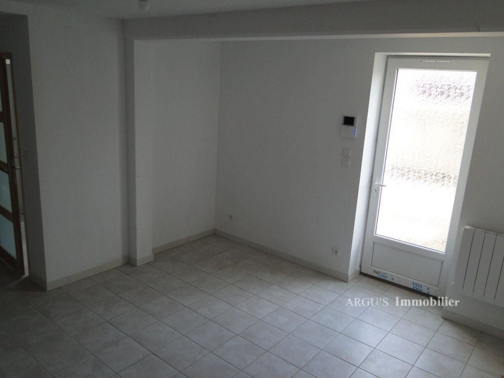 Flat Grande Rue in Valence-en-Poitou