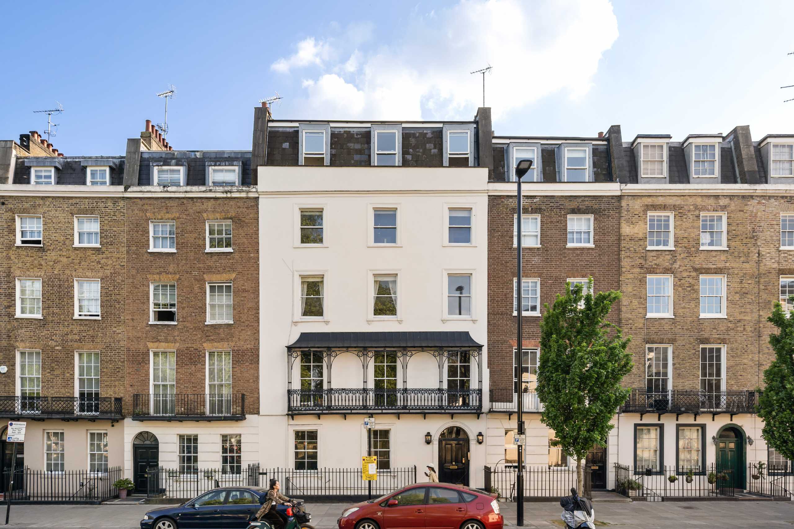 Flat Park Road in City of Westminster