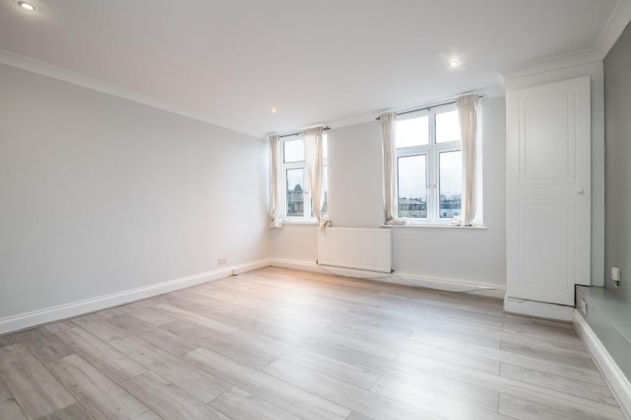 Flat Rye Lane in Greater London