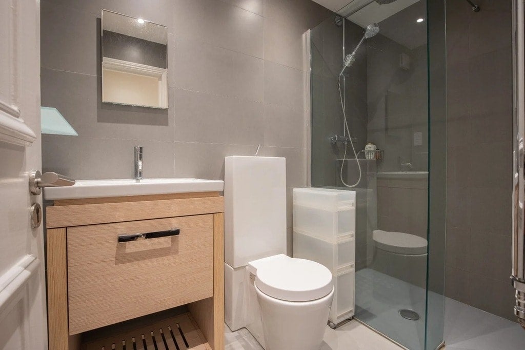 Flat Courtfield Road in Greater London