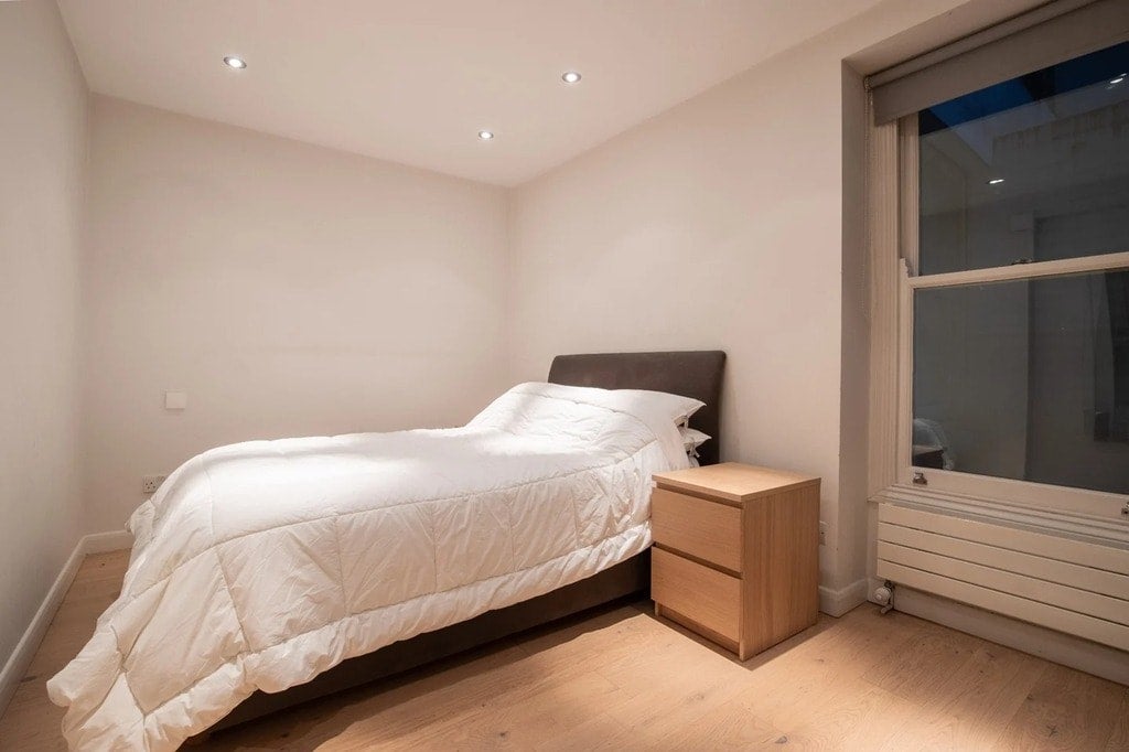 Flat Courtfield Road in Greater London