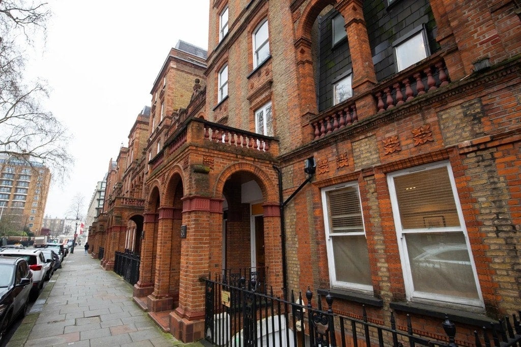 Flat Courtfield Road in Greater London