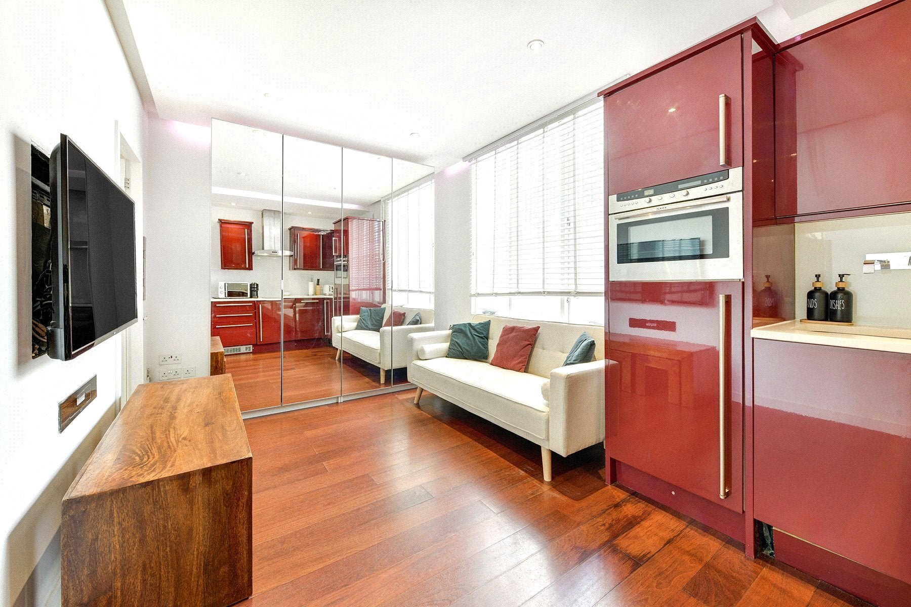 Flat West Eaton Place in Greater London