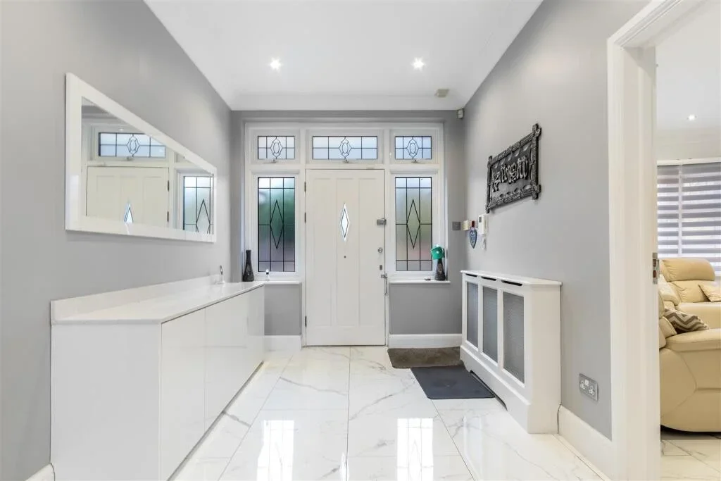 House Broad Walk in Greater London