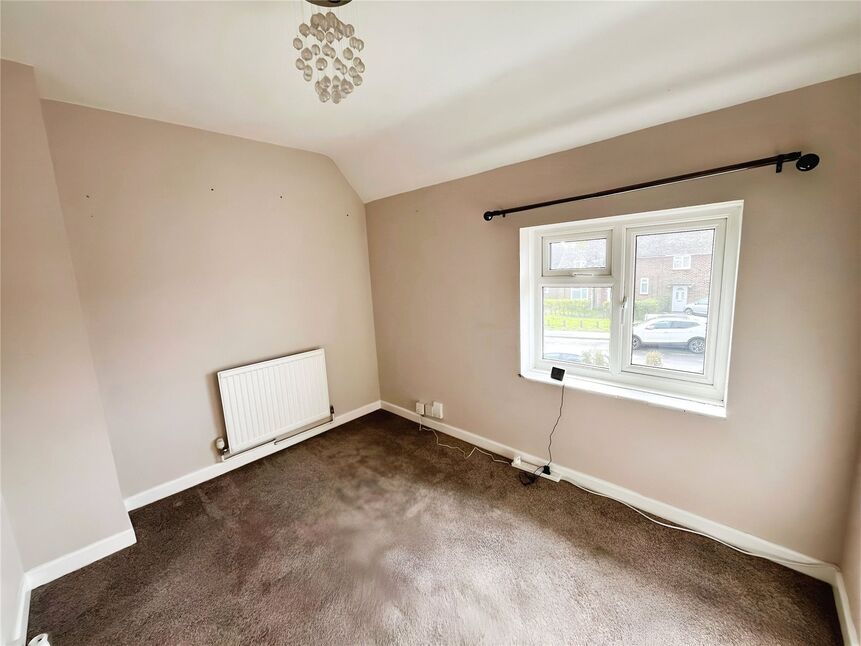 Flat Queen Mary Avenue in Basingstoke and Deane