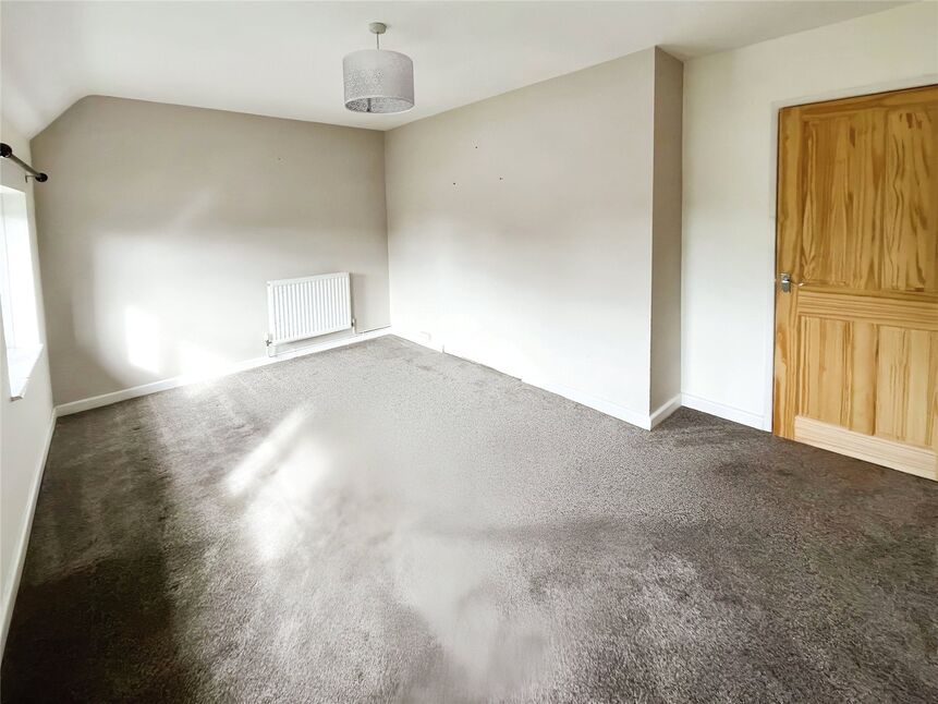 Flat Queen Mary Avenue in Basingstoke and Deane
