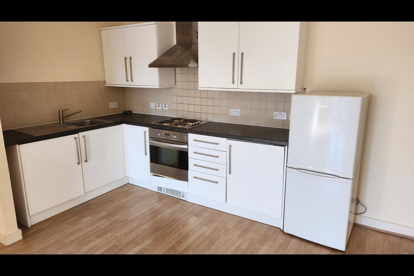 Flat Mimms Hall Road in Hertsmere