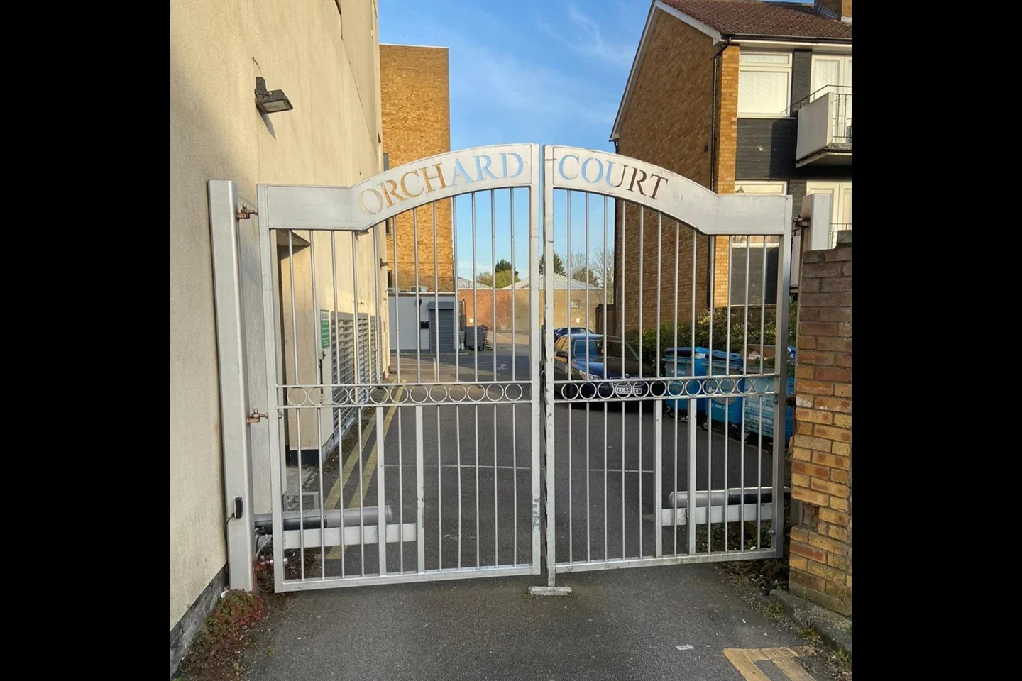 Flat Mimms Hall Road in Hertsmere
