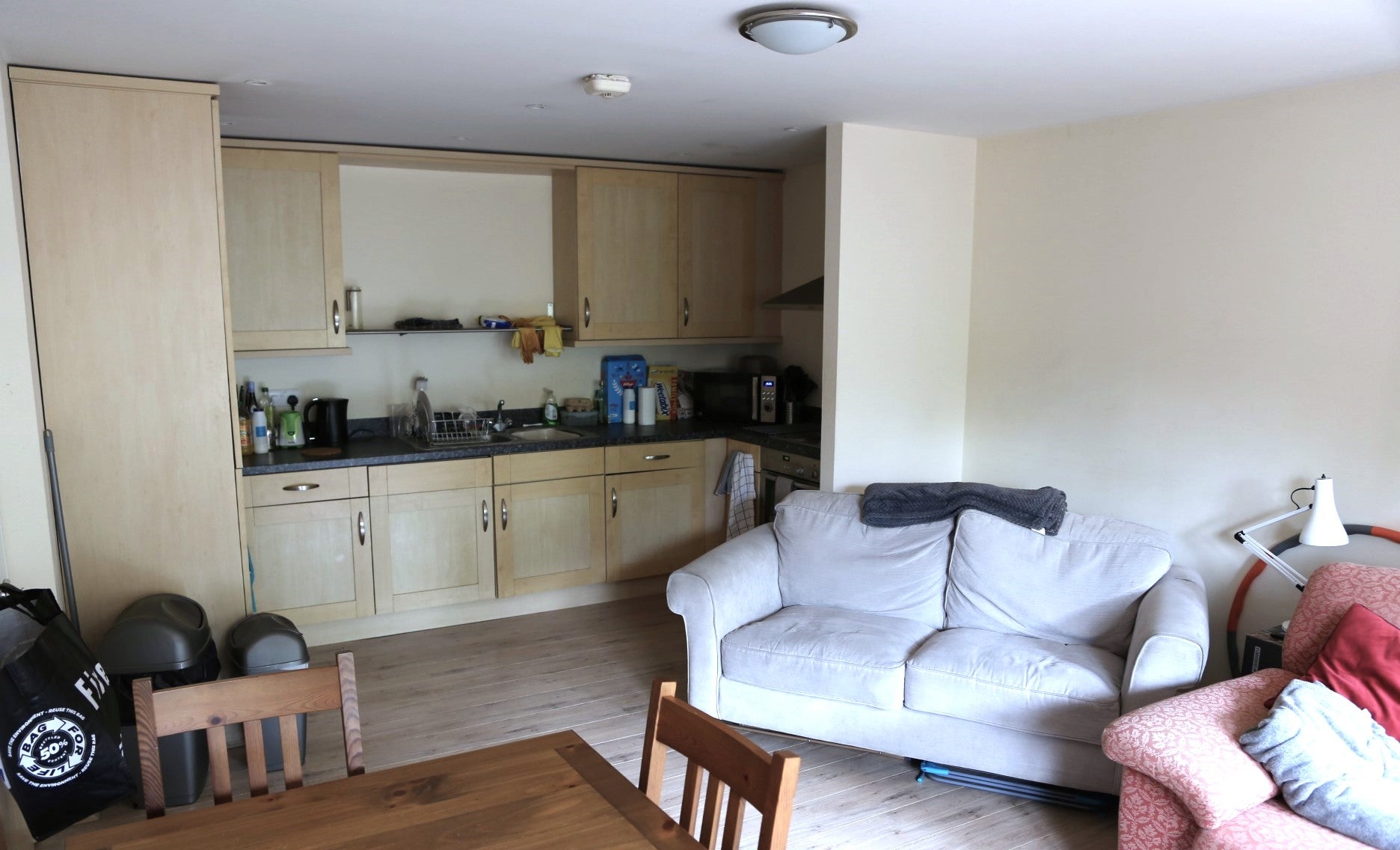 Flat Manor Road in Greater London