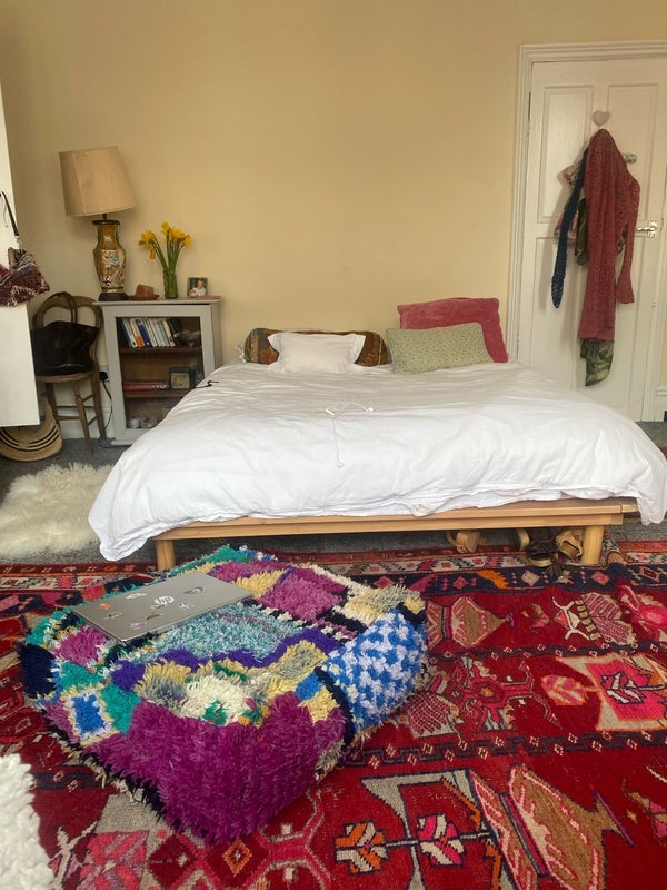 Room Clarendon Road in Manchester