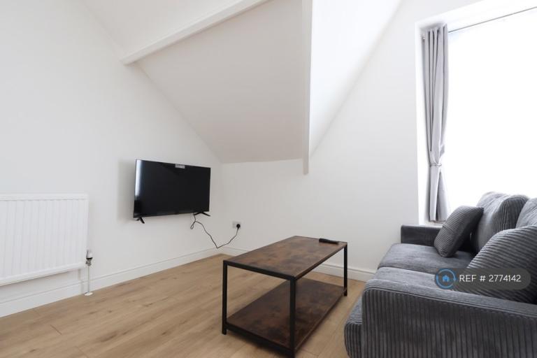 Room Mackworth Terrace in Swansea
