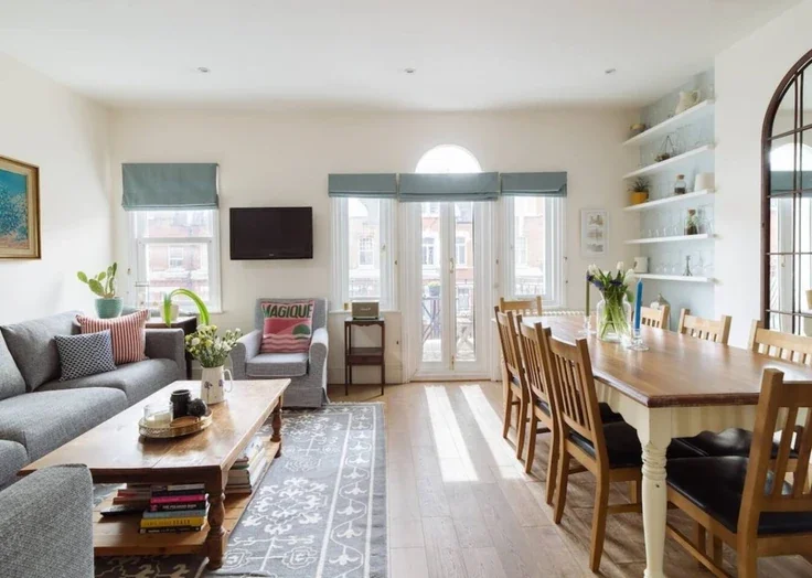 Flat Comeragh Road in Greater London
