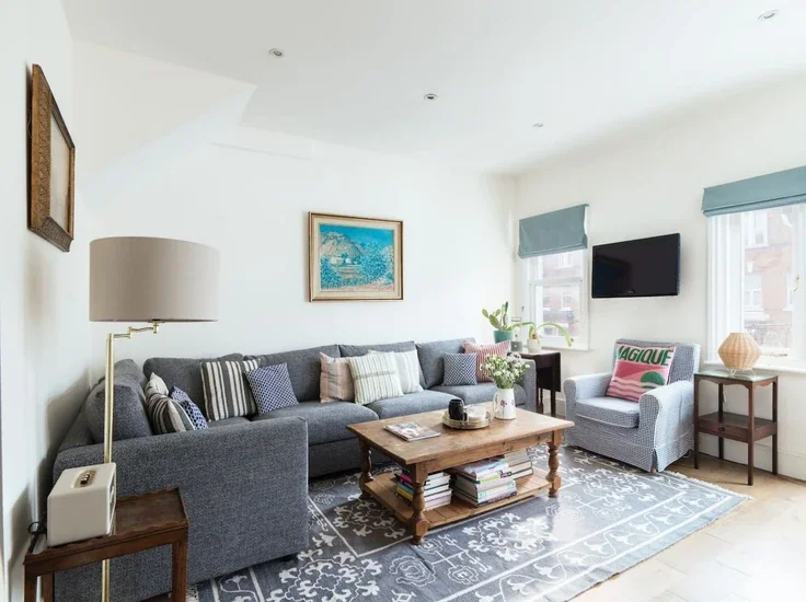 Flat Comeragh Road in Greater London