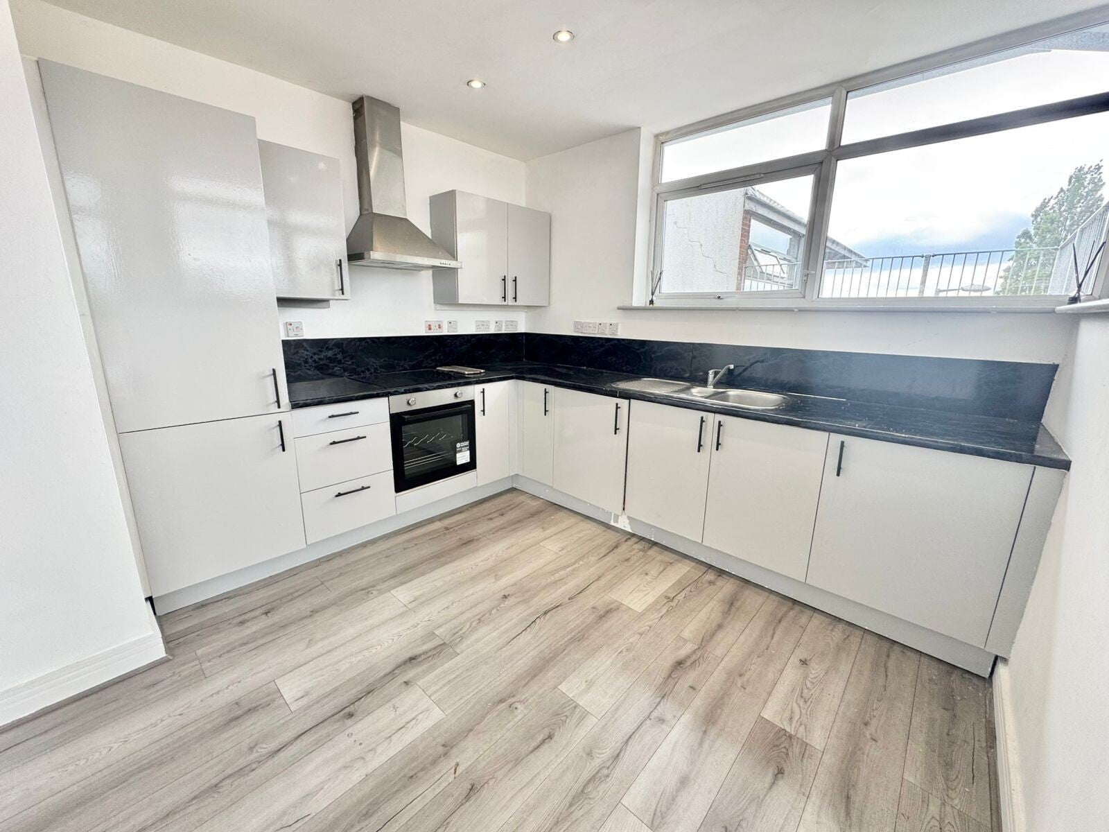 Flat Carlett View in Liverpool
