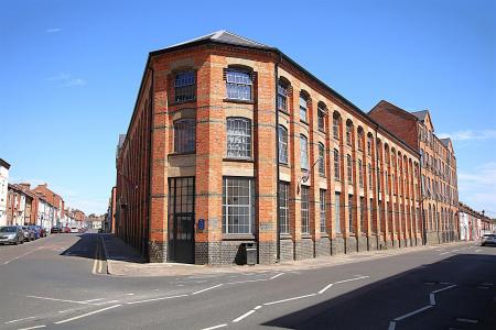 Flat Dunster Street in Northampton