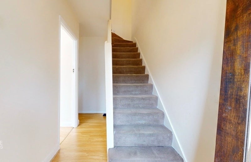 Room Overton Road in Greater London
