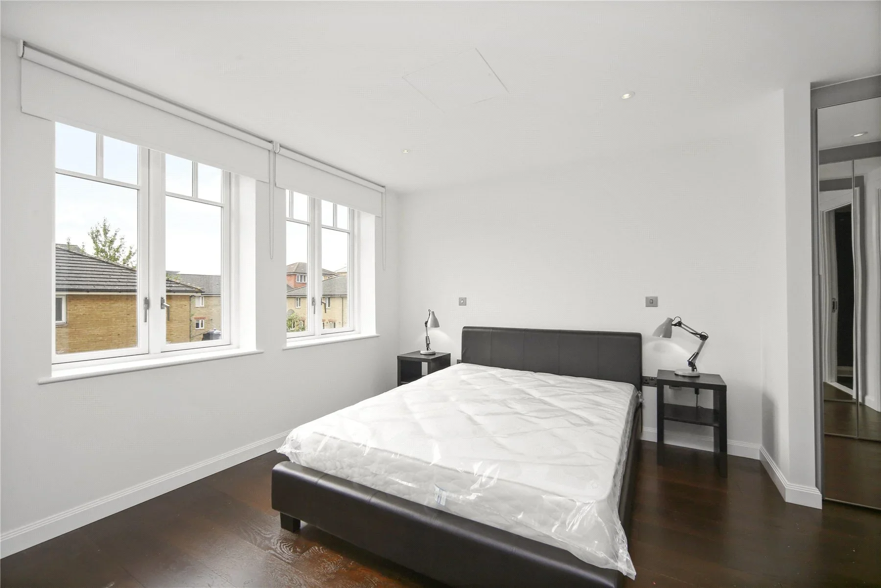 Flat Broomhouse Lane in Greater London