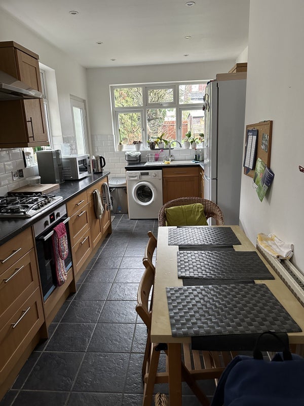 Room Strathbrook Road in Greater London