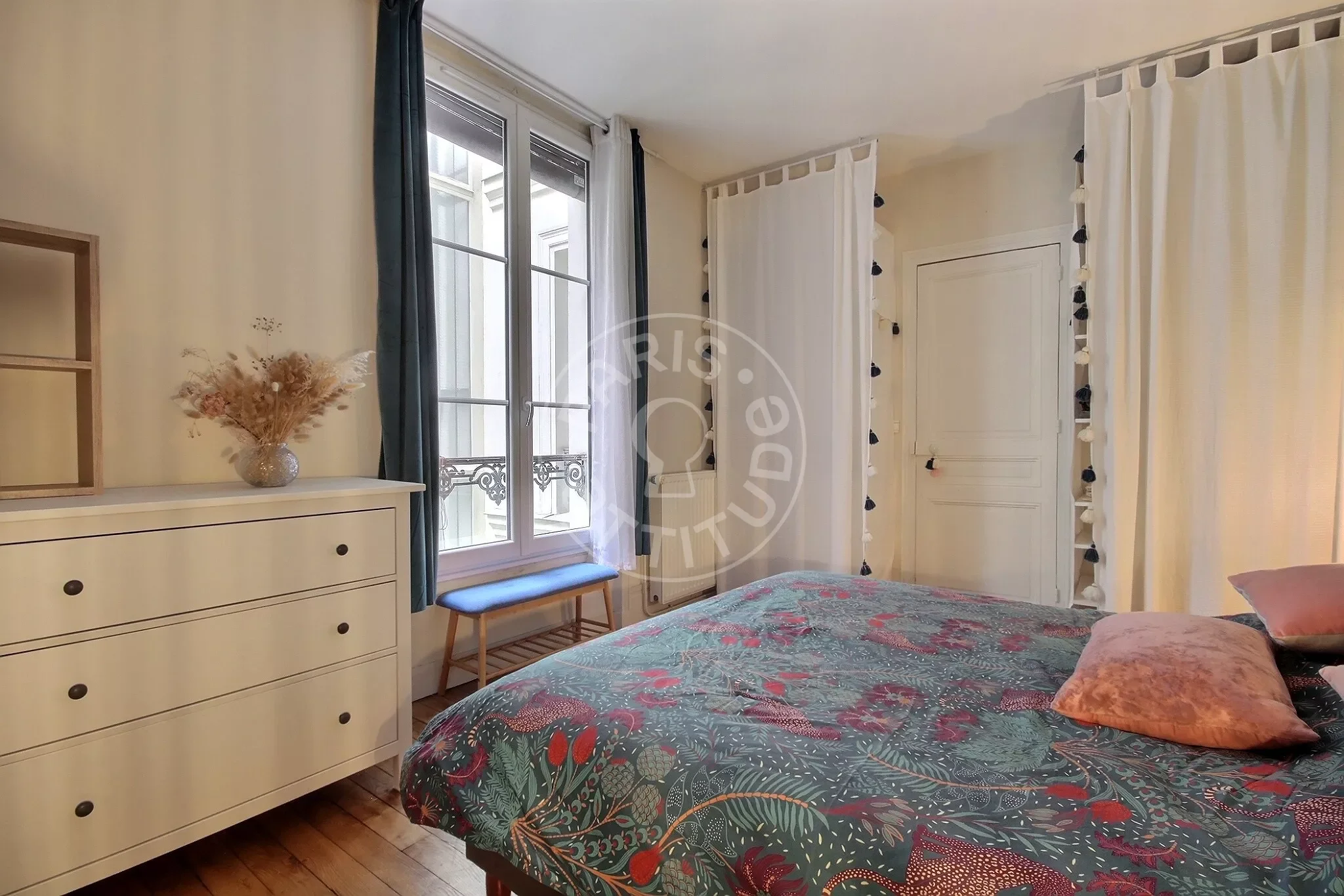 Flat Place de Breteuil in Paris