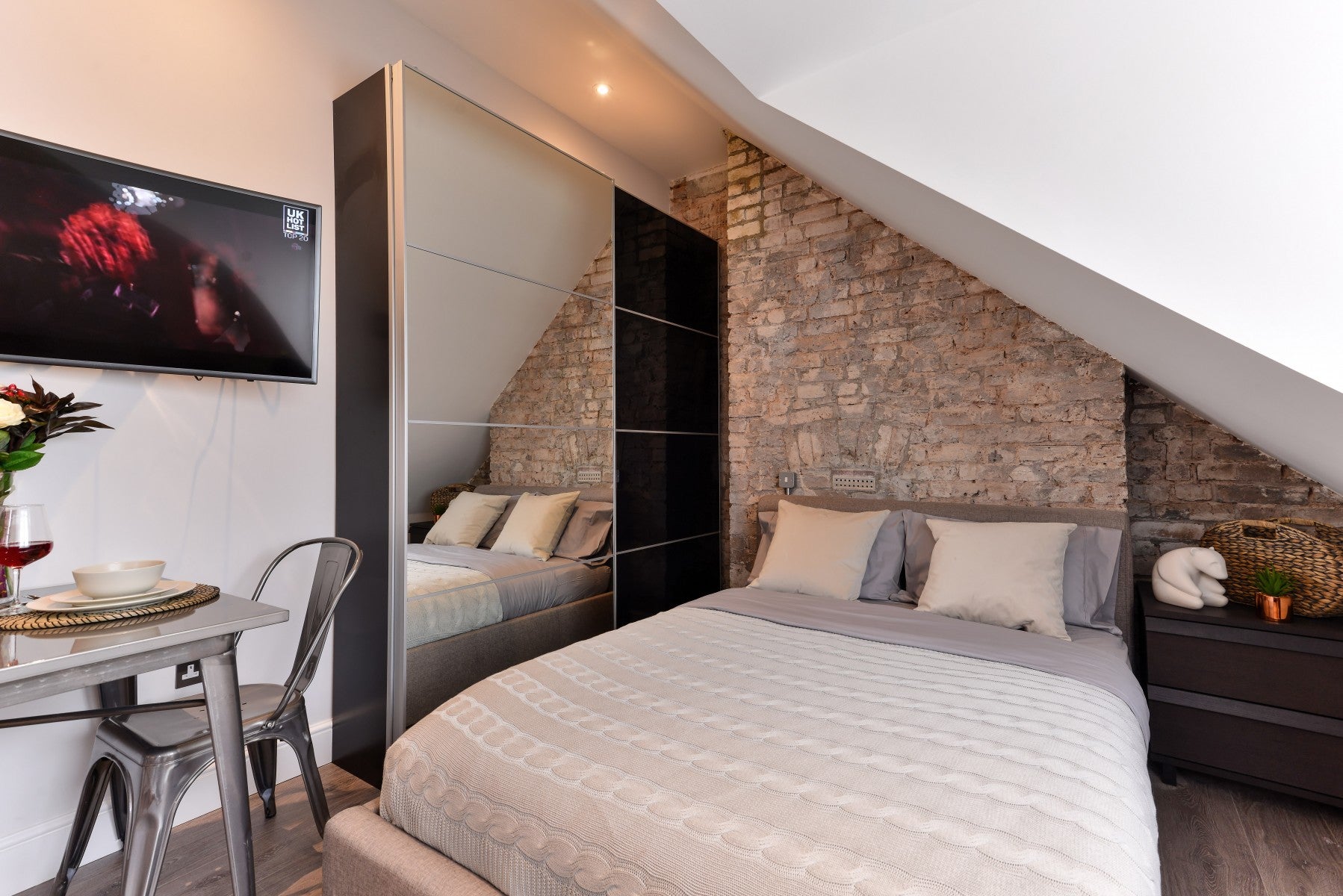 Flat Kingdon Road in London