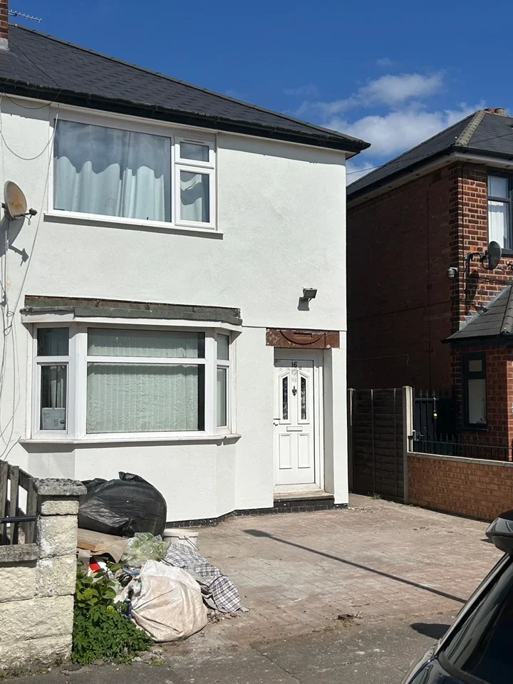Flat Purley Road in Leicester