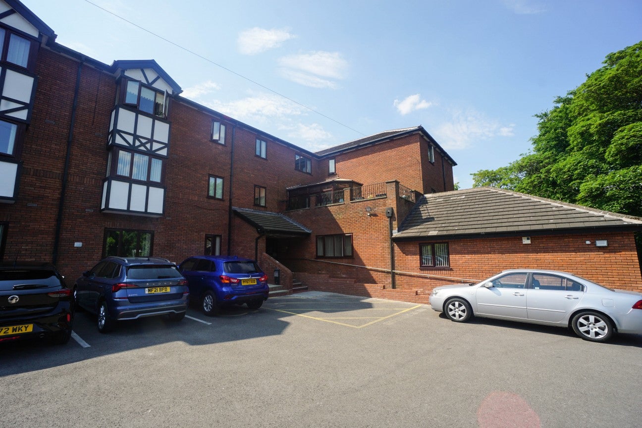 Flat Westgate Avenue in Bolton
