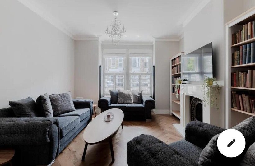 Room Percy Road in Greater London