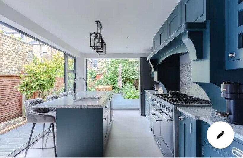 Room Percy Road in Greater London