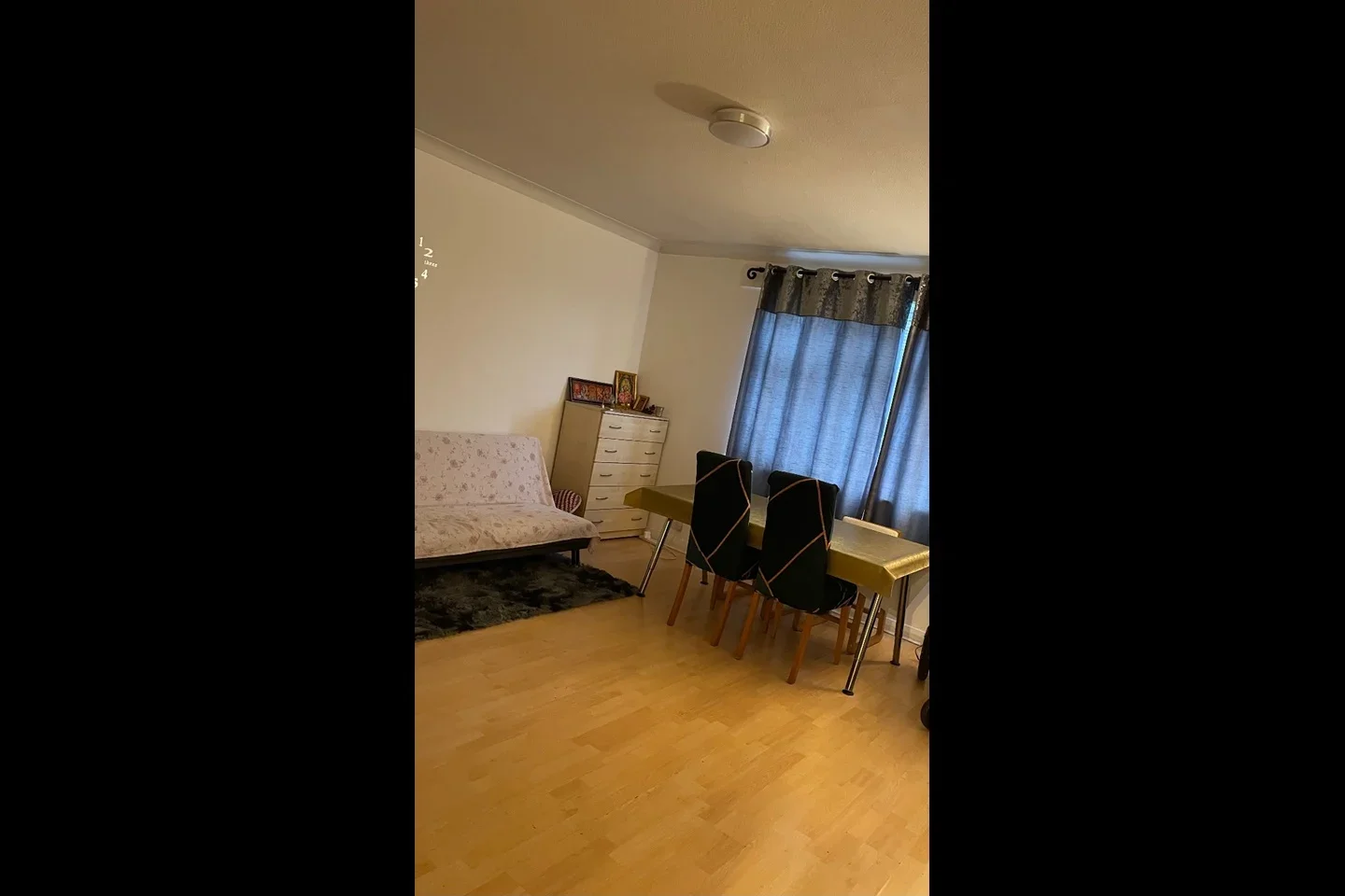 Room Waldronhyrst in Greater London