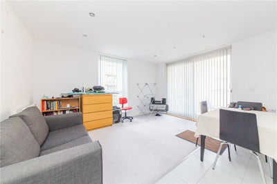 Flat Drake Way in Reading