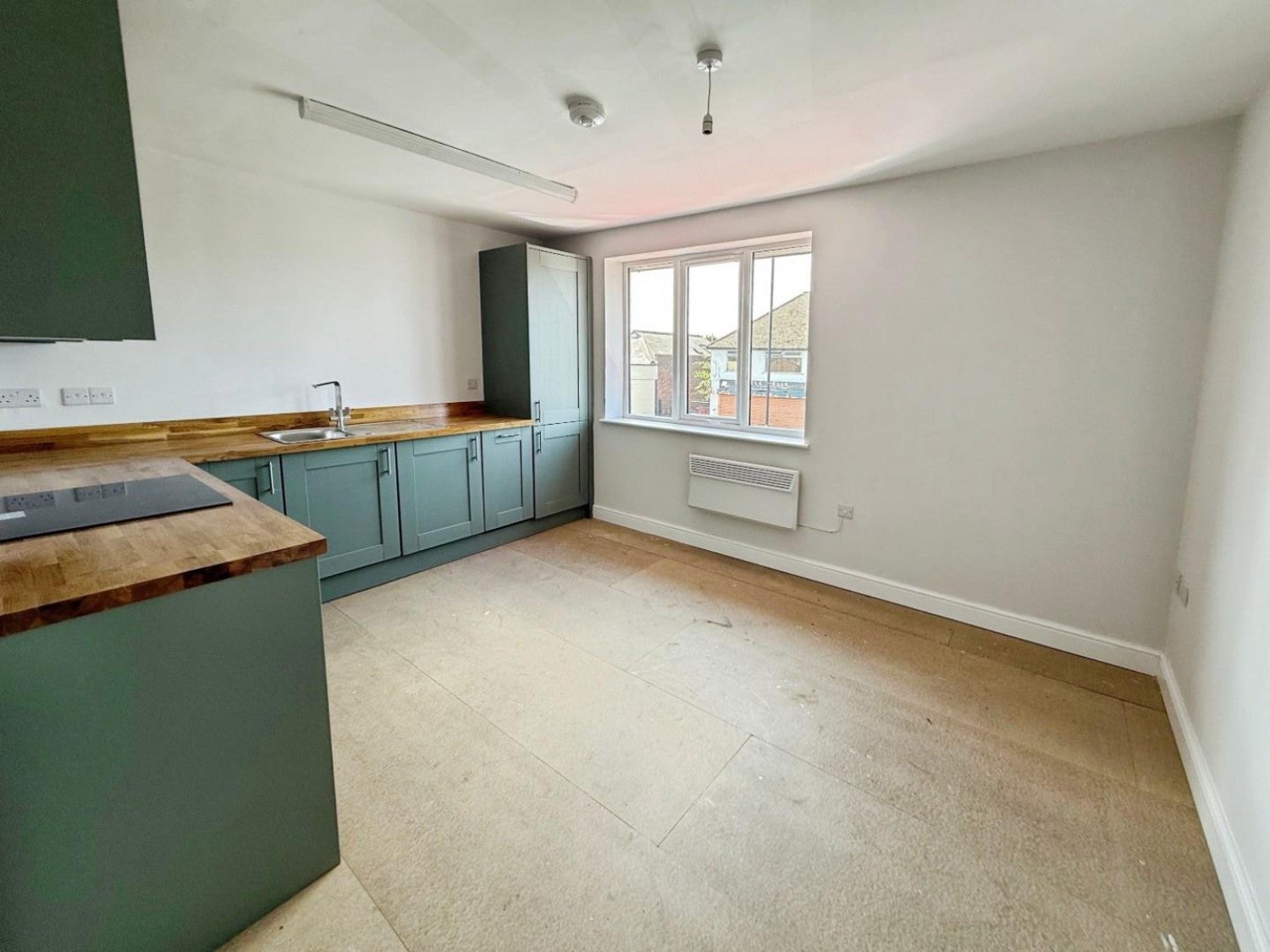 Flat Banks Court in Leigh
