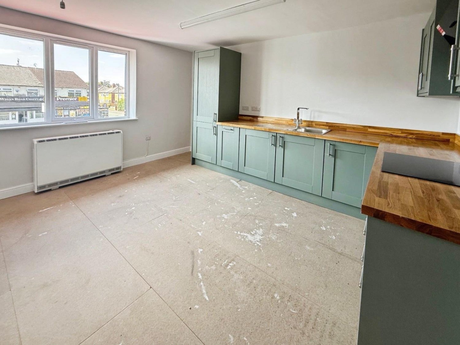 Flat Banks Court in Leigh