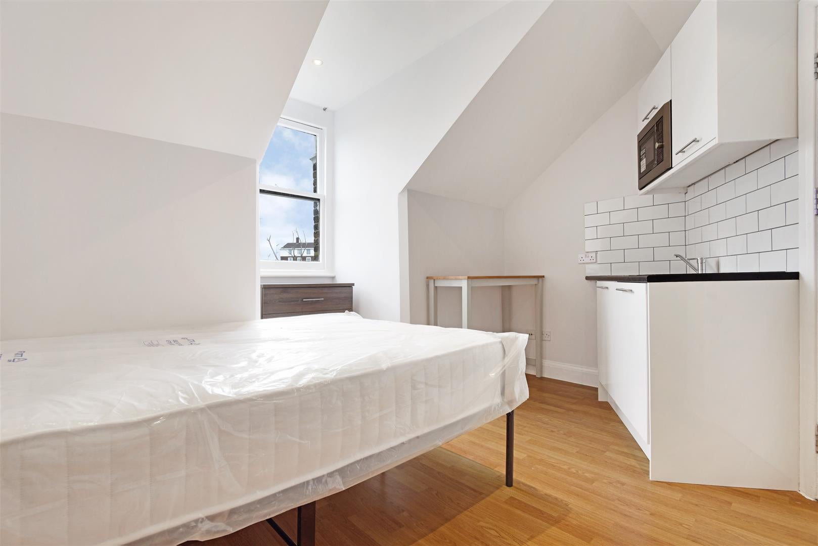 Flat Gunterstone Road in Greater London