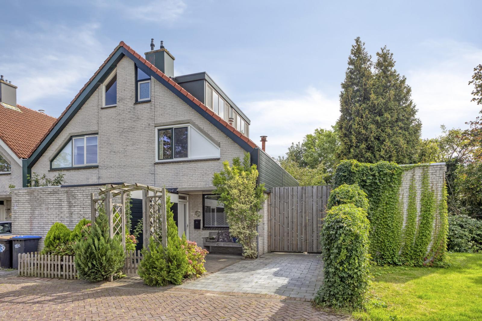 Huis Gondel 25 2 in Lelystad