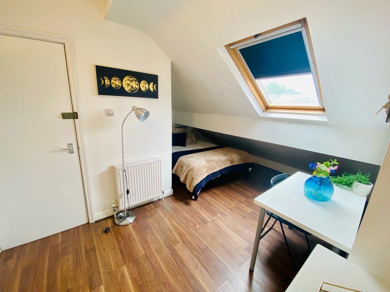 Room Pomona Street in Sheffield